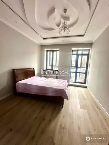 5-комнатная квартира, этаж 7 из 10, 200 м²