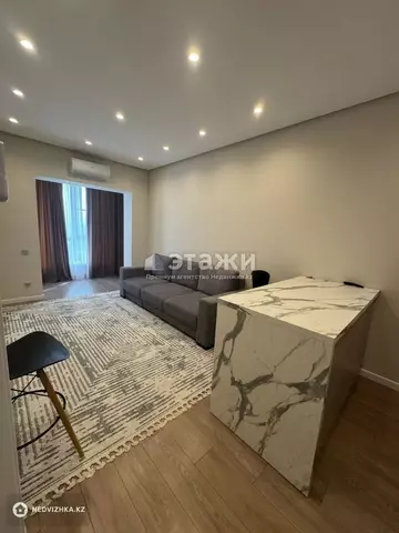 2-комнатная квартира, этаж 15 из 20, 70 м², на длительный срок