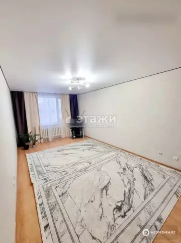 1-комнатная квартира, этаж 4 из 12, 42 м²