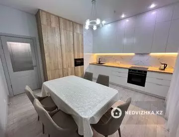 3-комнатная квартира, этаж 8 из 22, 103 м²