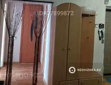 4-комнатная квартира, этаж 3 из 3, 80 м²