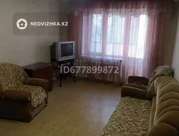 4-комнатная квартира, этаж 3 из 3, 80 м²