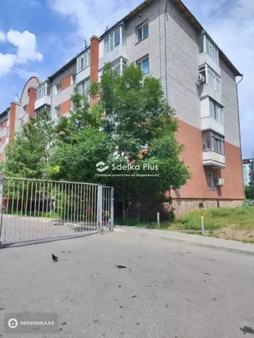 4-комнатная квартира, этаж 3 из 5, 109 м²