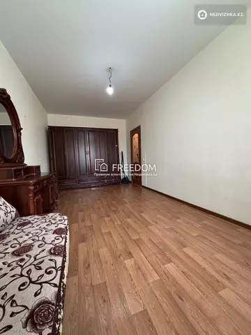 1-комнатная квартира, этаж 4 из 5, 36 м²