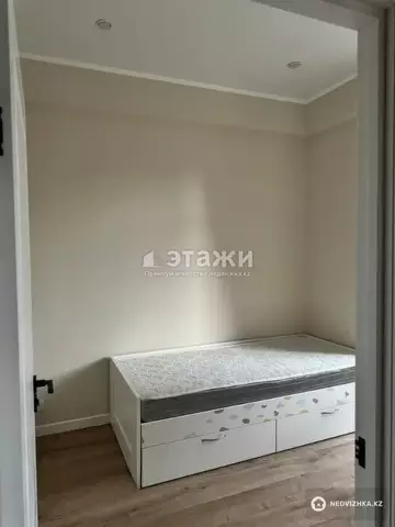 3-комнатная квартира, этаж 2 из 13, 80 м²