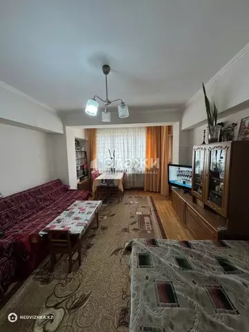 1-комнатная квартира, этаж 3 из 9, 52 м²