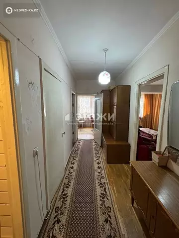 1-комнатная квартира, этаж 3 из 9, 52 м²