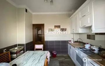 2-комнатная квартира, этаж 4 из 5, 56 м²