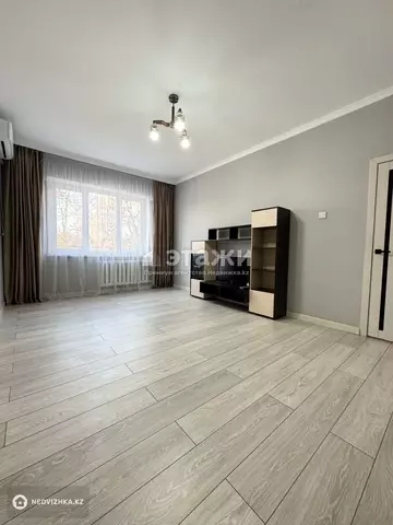 2-комнатная квартира, этаж 2 из 8, 58 м²