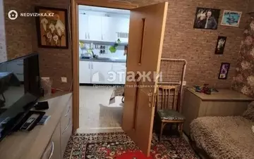 2-комнатная квартира, этаж 3 из 5, 42 м²