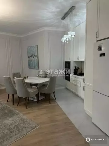 2-комнатная квартира, этаж 13 из 30, 62 м², на длительный срок