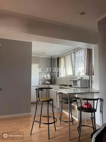 2-комнатная квартира, этаж 4 из 5, 50 м², на длительный срок