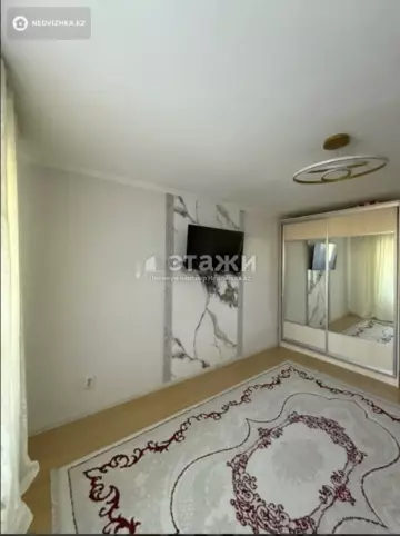 1-комнатная квартира, этаж 4 из 10, 38 м²