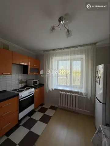 1-комнатная квартира, этаж 4 из 10, 38 м²