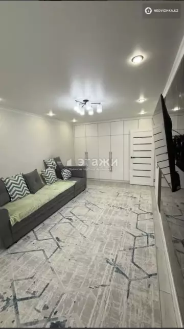 1-комнатная квартира, этаж 10 из 13, 39 м²