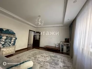 2-комнатная квартира, этаж 4 из 9, 63 м²