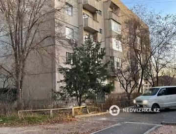 1-комнатная квартира, этаж 4 из 5, 38 м²