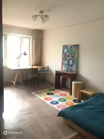 1-комнатная квартира, этаж 4 из 5, 32 м²