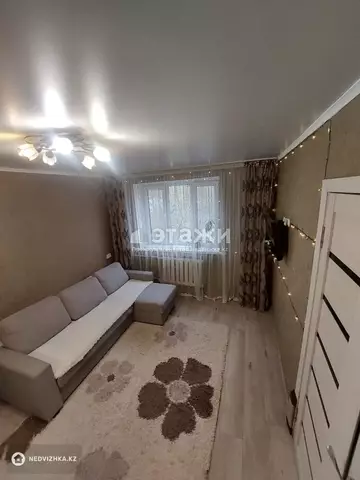 2-комнатная квартира, этаж 3 из 4, 33 м²