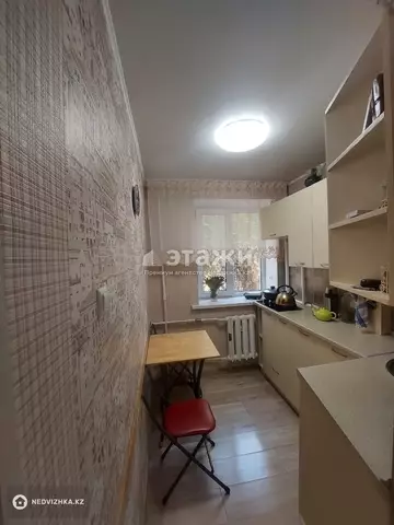 2-комнатная квартира, этаж 3 из 4, 33 м²