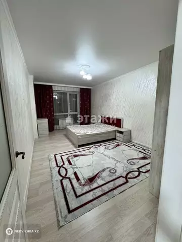 2-комнатная квартира, этаж 3 из 10, 70 м², на длительный срок