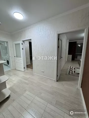 2-комнатная квартира, этаж 3 из 10, 70 м², на длительный срок