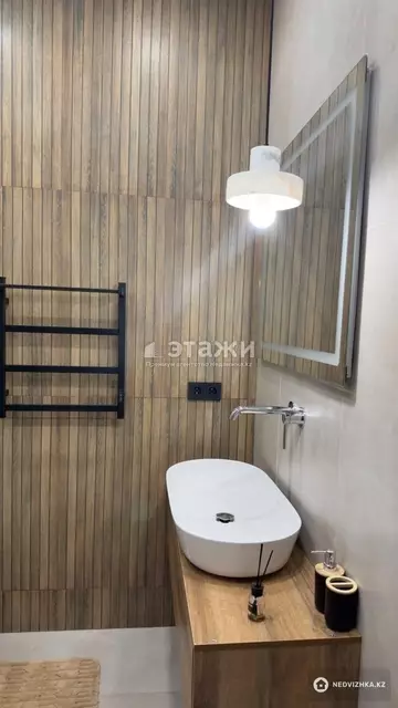 2-комнатная квартира, этаж 6 из 19, 91 м², посуточно