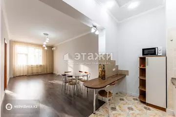 2-комнатная квартира, этаж 4 из 5, 80 м²