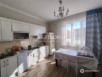 3-комнатная квартира, этаж 2 из 10, 100 м²