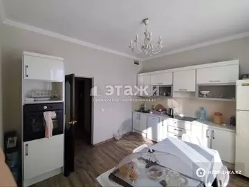 3-комнатная квартира, этаж 2 из 10, 100 м²