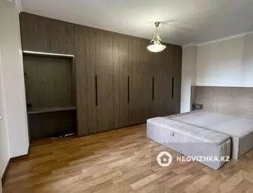 4-комнатная квартира, этаж 8 из 14, 160 м²