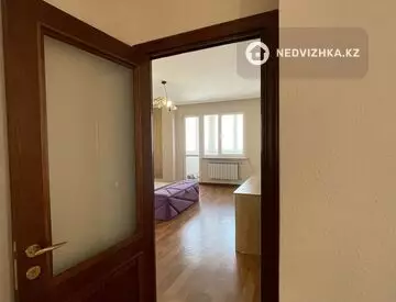 4-комнатная квартира, этаж 8 из 14, 160 м²