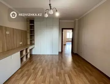 4-комнатная квартира, этаж 8 из 14, 160 м²