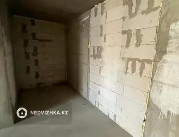 3-комнатная квартира, этаж 2 из 16, 83 м²