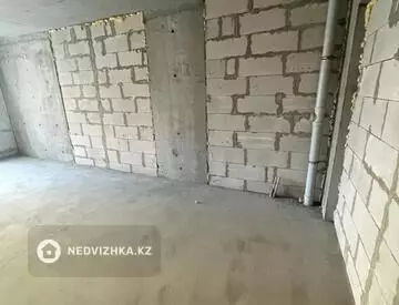 3-комнатная квартира, этаж 2 из 16, 83 м²