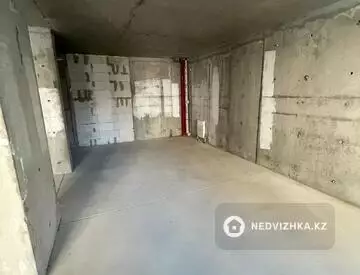 3-комнатная квартира, этаж 2 из 16, 83 м²