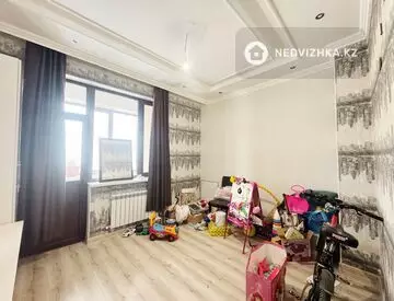 3-комнатная квартира, этаж 8 из 12, 100 м²