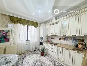 3-комнатная квартира, этаж 8 из 12, 100 м²