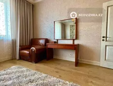 3-комнатная квартира, этаж 5 из 21, 130 м²