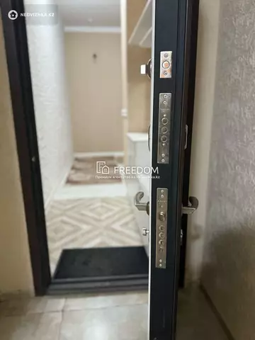 2-комнатная квартира, этаж 8 из 17, 56 м²