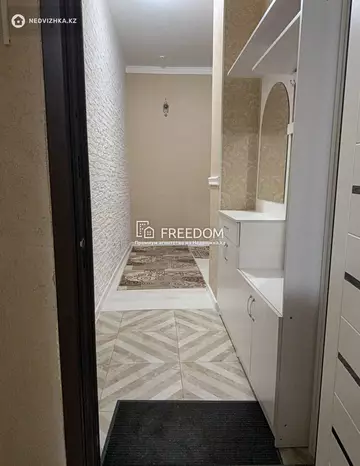 2-комнатная квартира, этаж 8 из 17, 56 м²