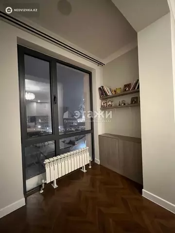3-комнатная квартира, этаж 8 из 10, 70 м²