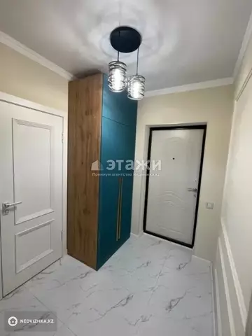 2-комнатная квартира, этаж 4 из 10, 49 м²