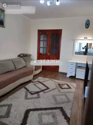 3-комнатная квартира, этаж 8 из 9, 64 м²