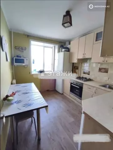 3-комнатная квартира, этаж 8 из 9, 64 м²