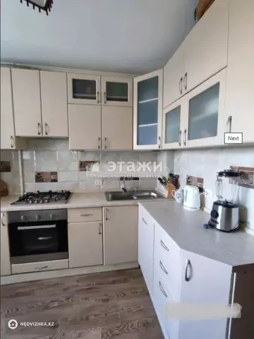 3-комнатная квартира, этаж 8 из 9, 64 м²