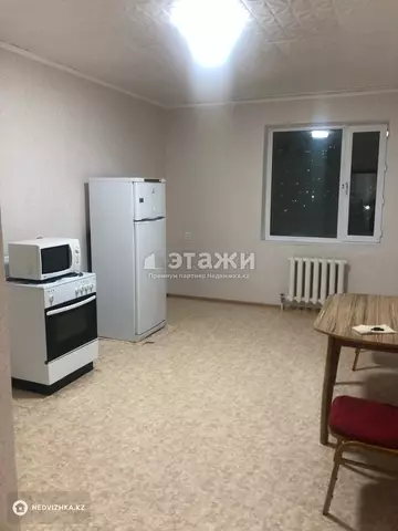 2-комнатная квартира, этаж 4 из 12, 81 м²