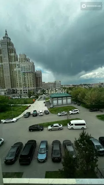4-комнатная квартира, этаж 4 из 8, 160 м²