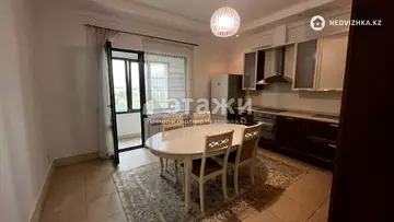 4-комнатная квартира, этаж 4 из 8, 160 м²