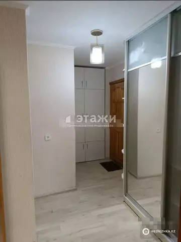 2-комнатная квартира, этаж 9 из 9, 40 м²